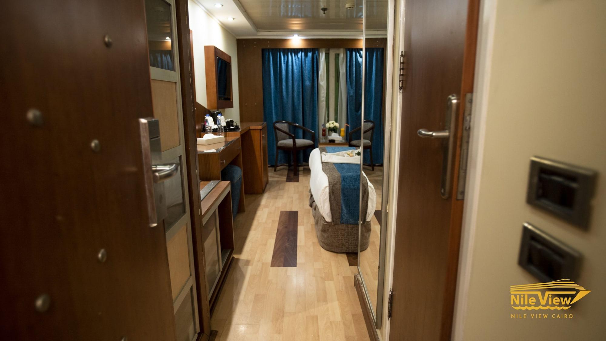 Botel Nile View Jewel
